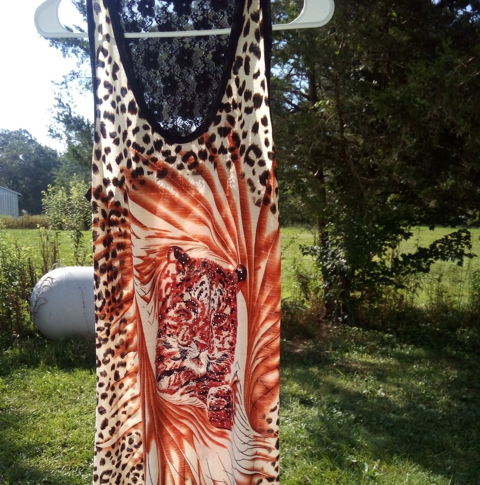 Sleeveless shirt